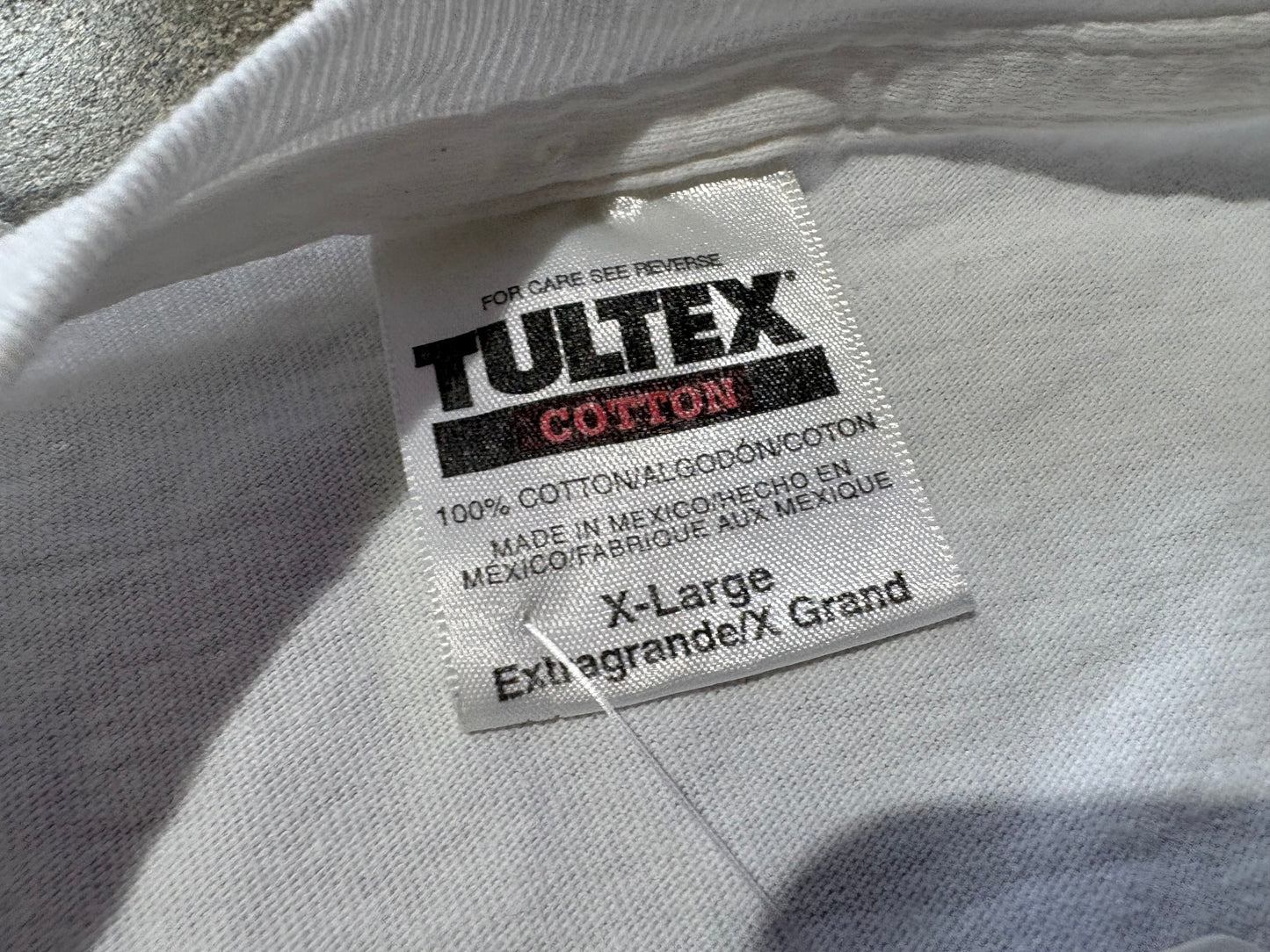1980s Pop Culture Tee - White Size XL