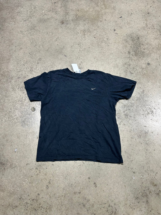 Nike Small Logo Tee - Black Size Medium