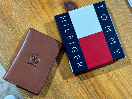 Tommy Hilfiger Bifold Card Holder - Brown