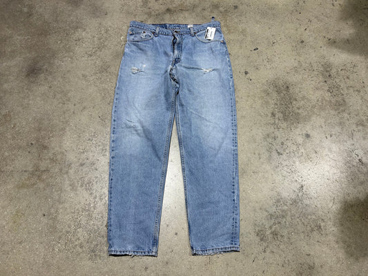 Levis 550 Relaxed Fit  Jeans - Light Wash Size 38
