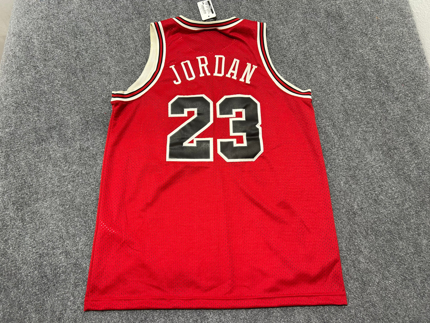 Chicago Bulls Michael Jordan #23 Basketball Jersey - Red Size Large