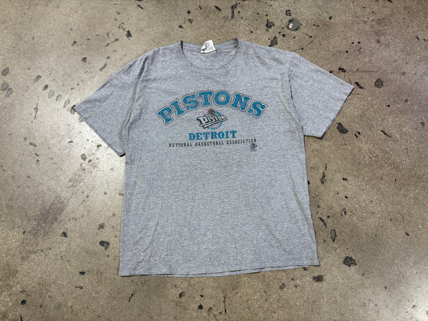 LEE Sport Detroit Pistons Basketball Tee - Grey Size XL