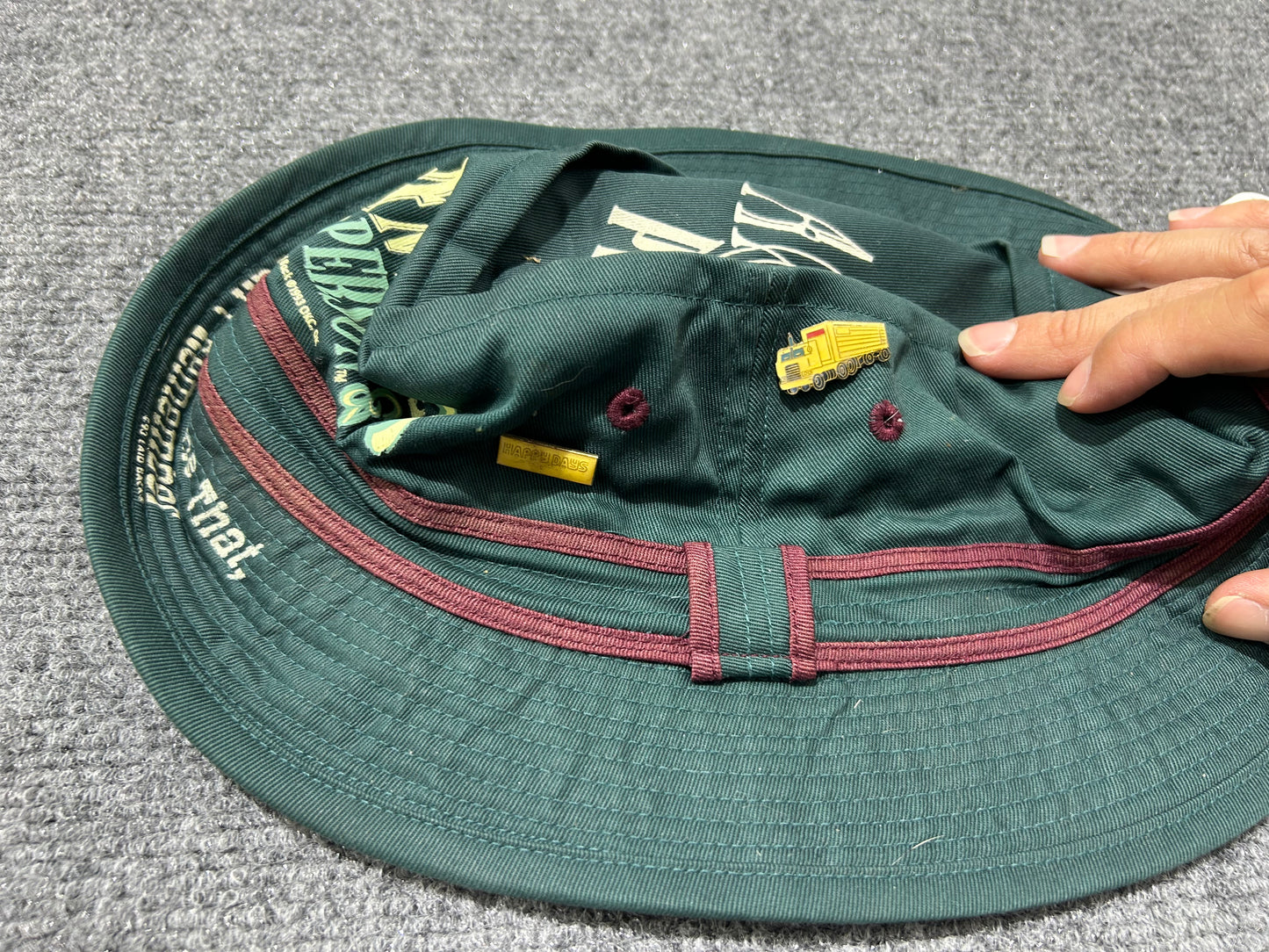 1993 Antique Person Bucket Hat With 4 Pins - Green