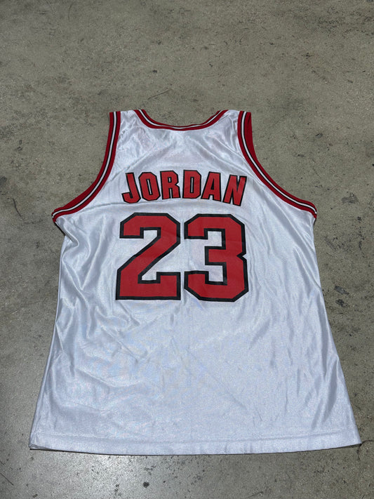 Chicago Bulls Michael Jordan Jersey - White Size 44/Large
