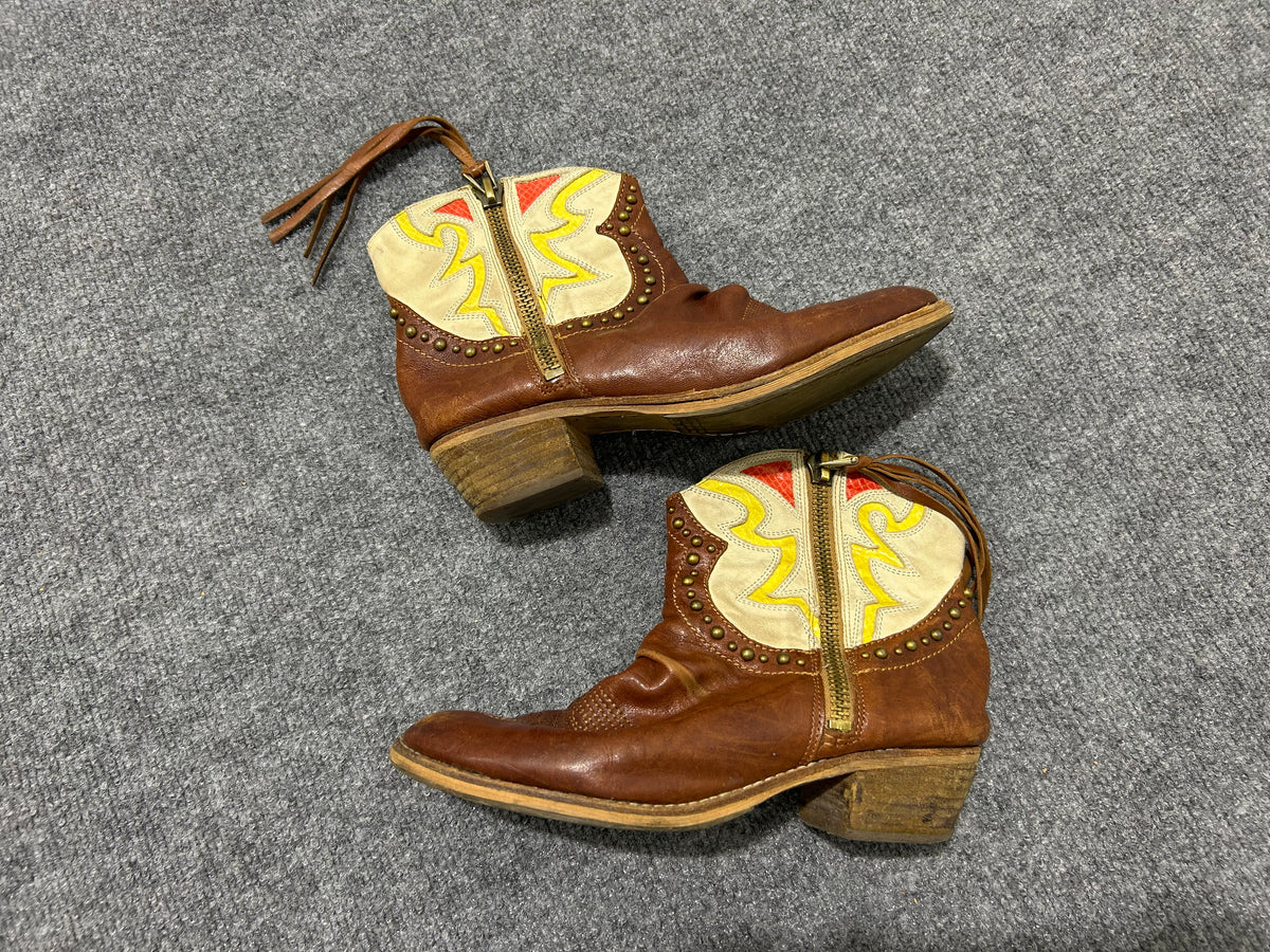 Women Cowboy Booties - Brown size 7.5M