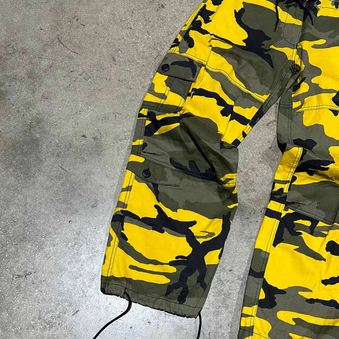 Army Camo Cargo Pants - Green/Yellow Size 32x29