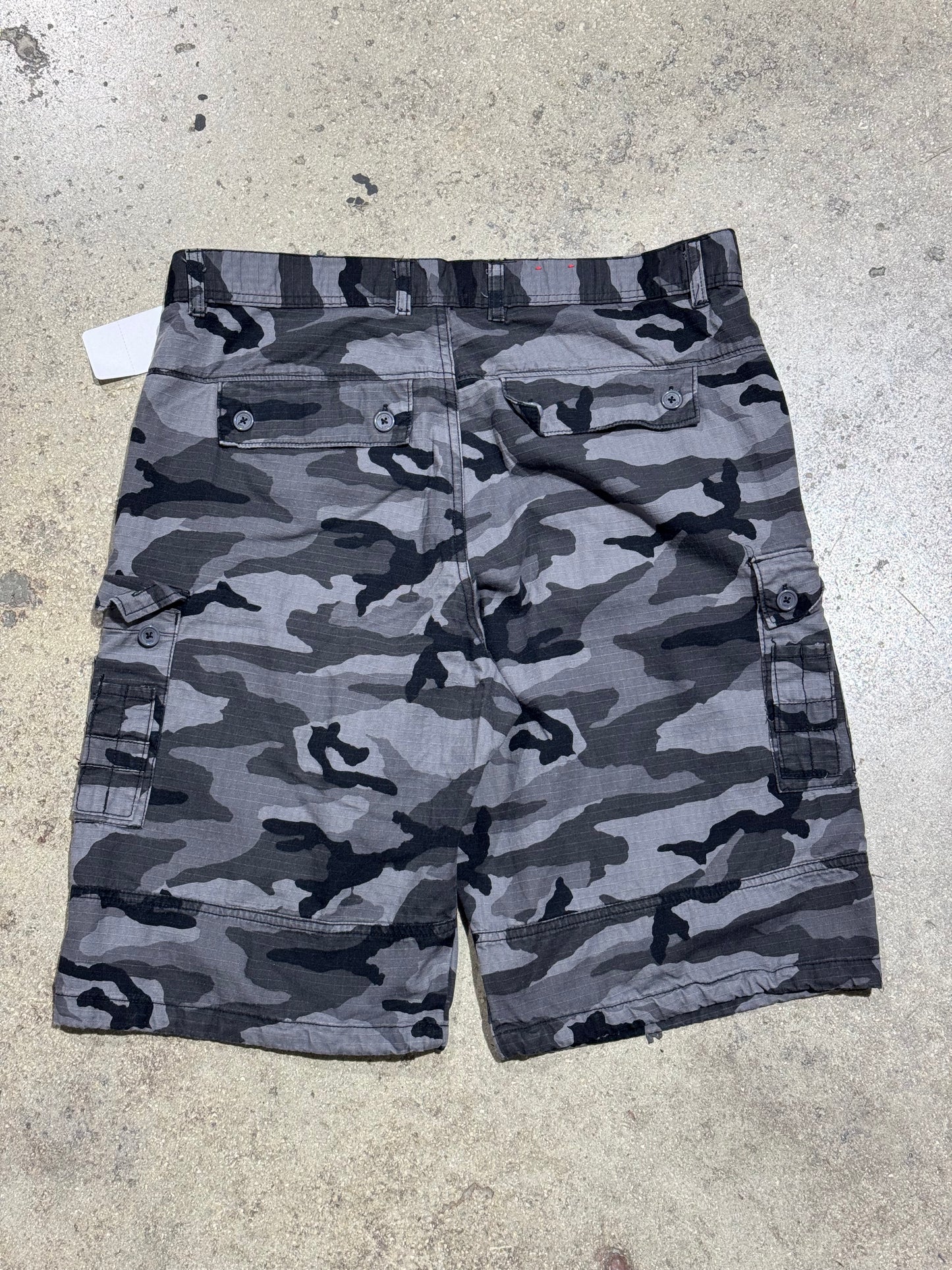 Ecko Camo Cargo Shorts - Grey/Black Size 34