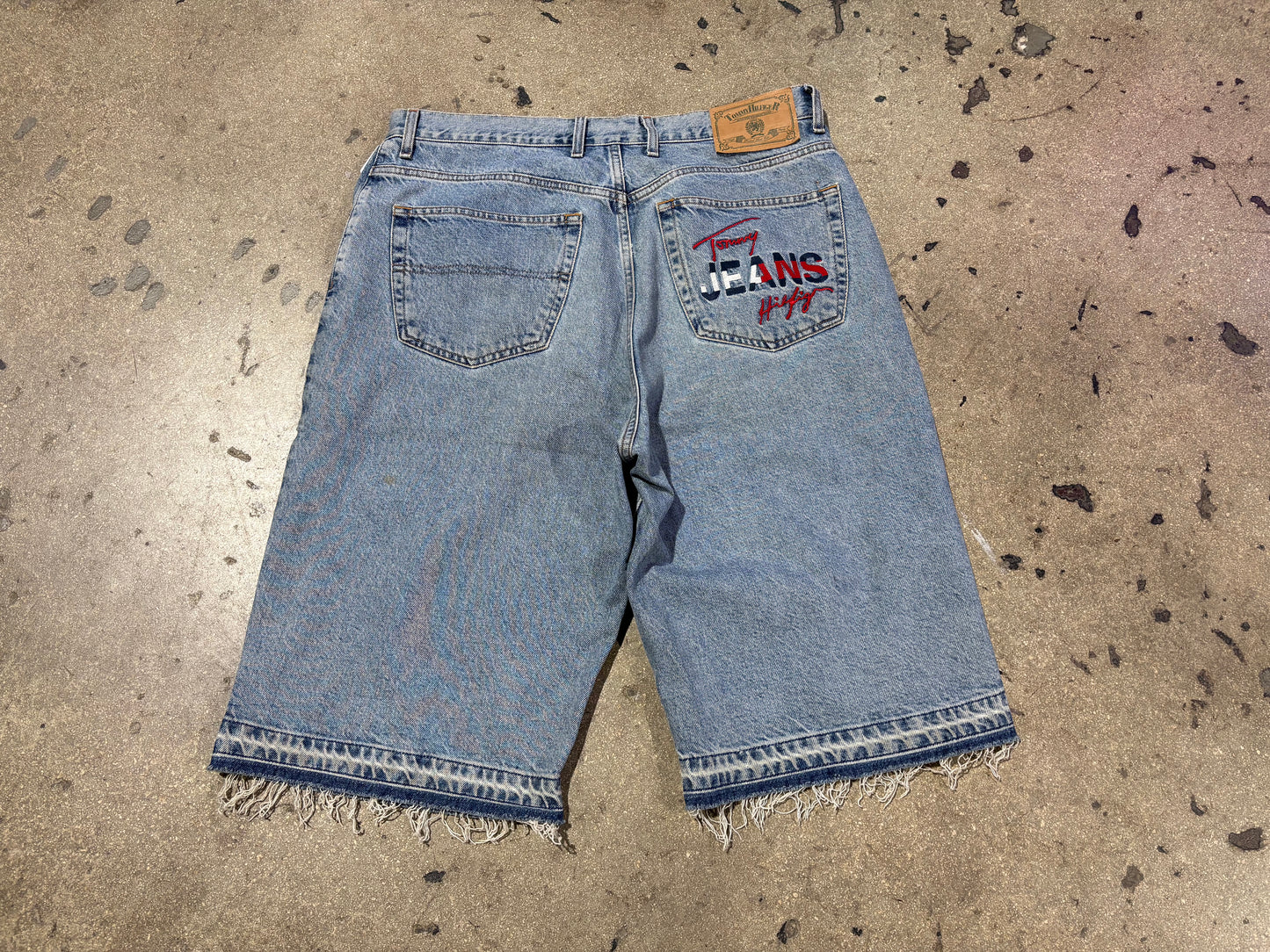 Tommy Jeans Baggy Denim Shorts - Light Wash Size 36