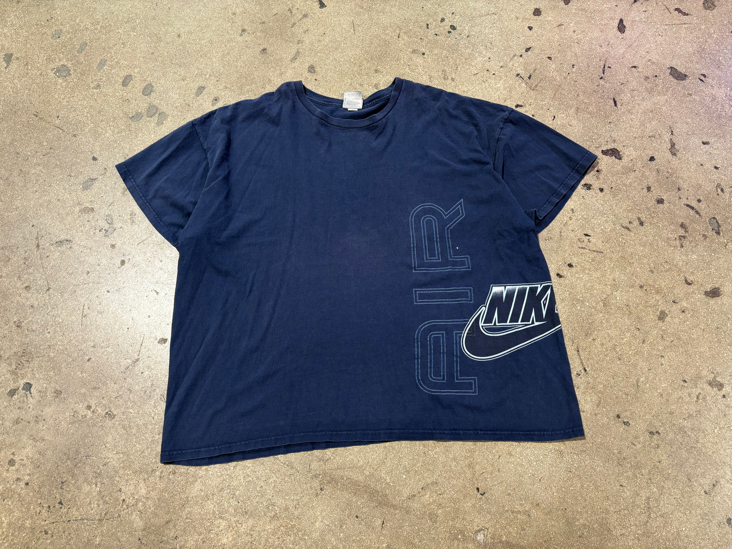Nike Air Wrap Around Logo Tee - Navy Size 3XL