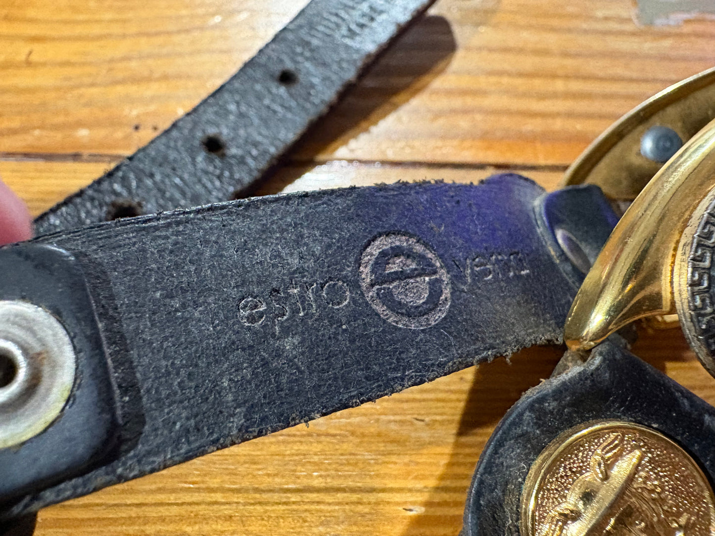 Estro Versa Greek God Belt - Black/Gold