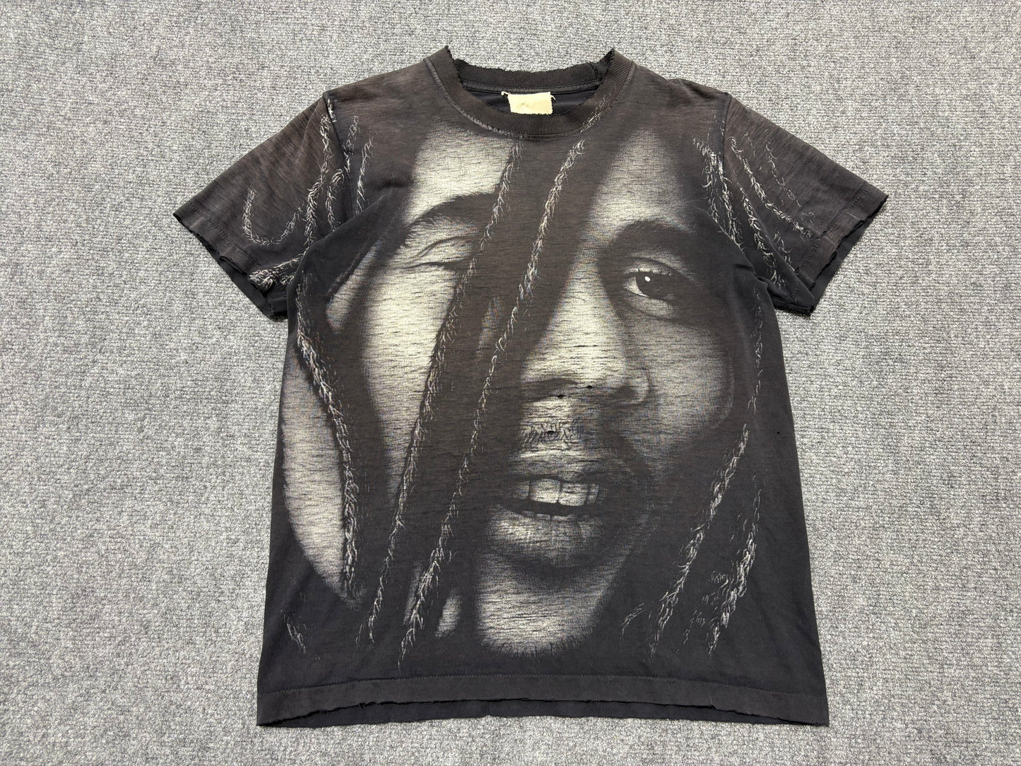 Distressed /Faded Bob Marley Big Face Tee - Black Size Medium