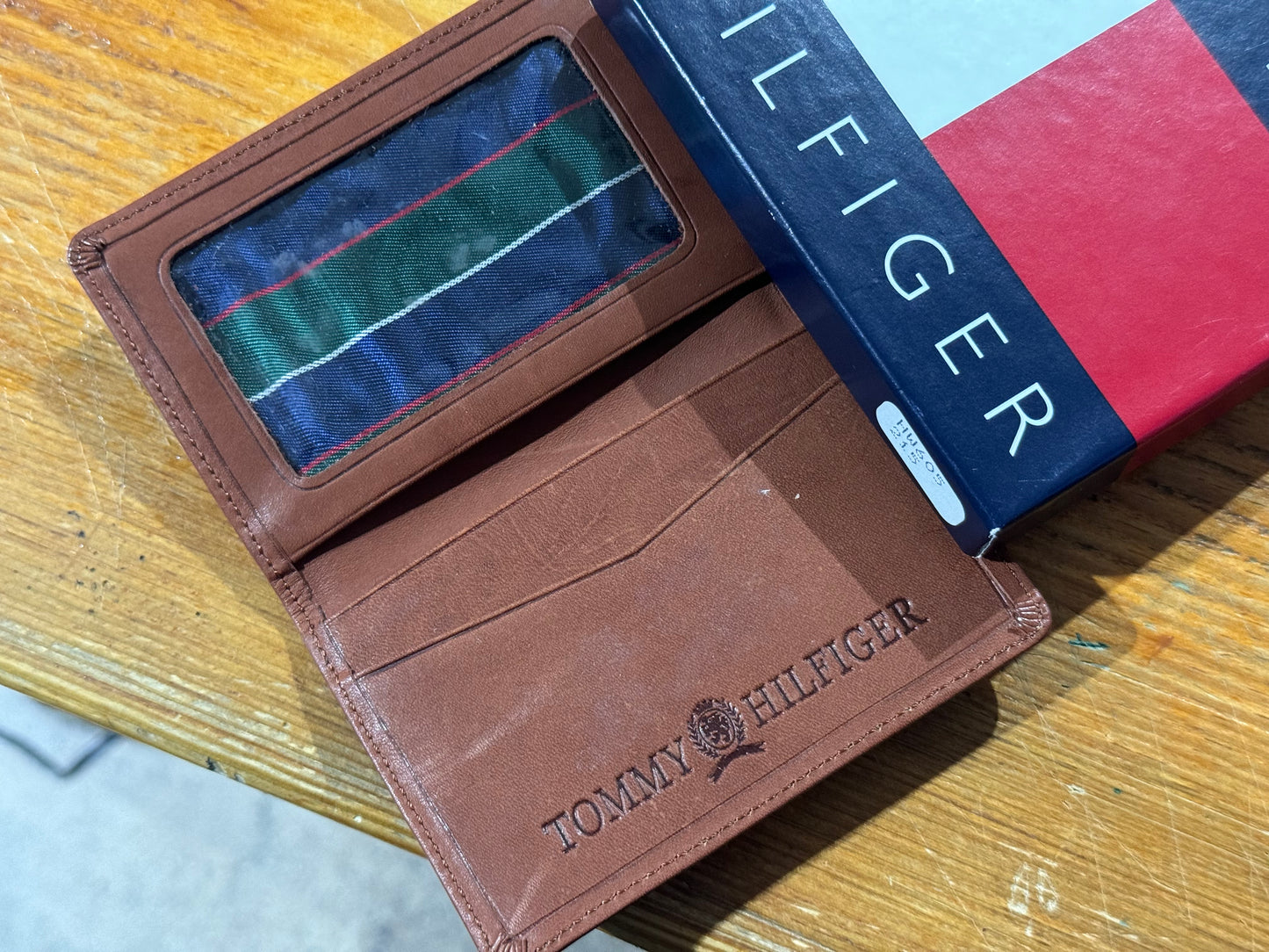 Tommy Hilfiger Bifold Card Holder - Brown