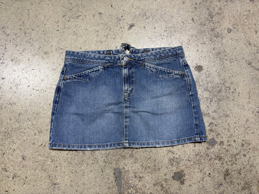 Womens Levis Denim Buckle Back Skirt - Light Wash Size Medium