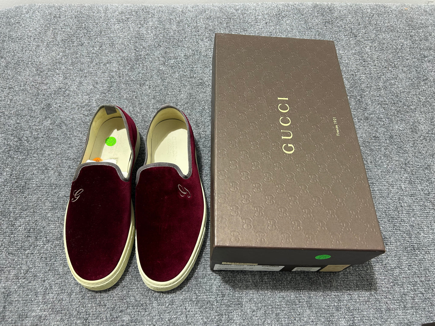 NEW Gucci Slip On Velour Shoes - Red/White Size 9