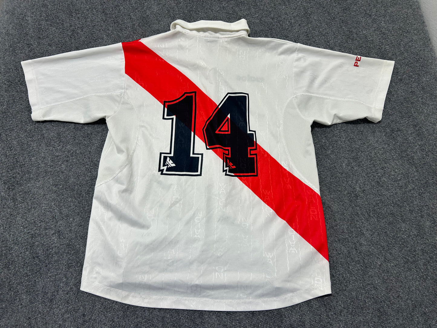 Peru National Team Soccer jersey - White/Red Size Large