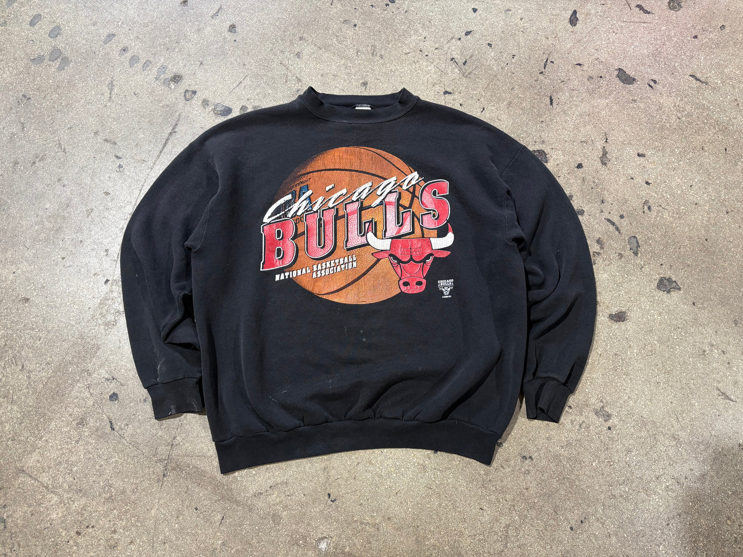 Logo 7 Chicago Bulls Big Ball Logo Crewneck Sweatshirt - Black Size Large