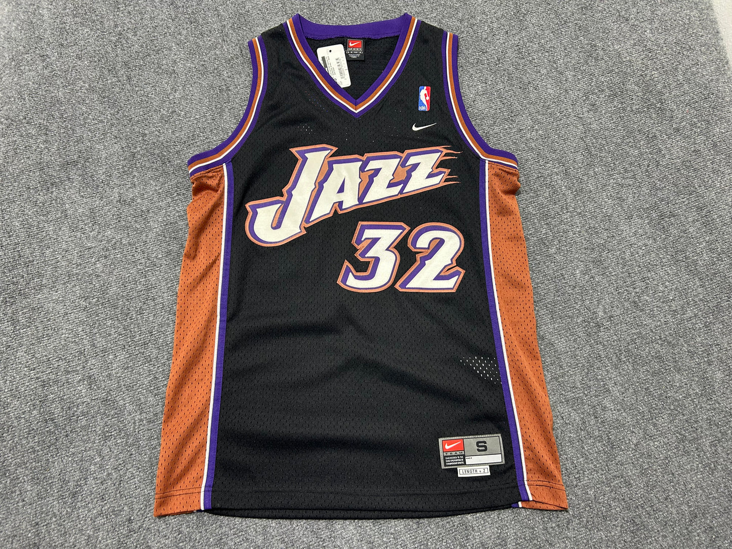 Utah Jazz Karl Malone #32 Basketball Jersey - Black Size Small