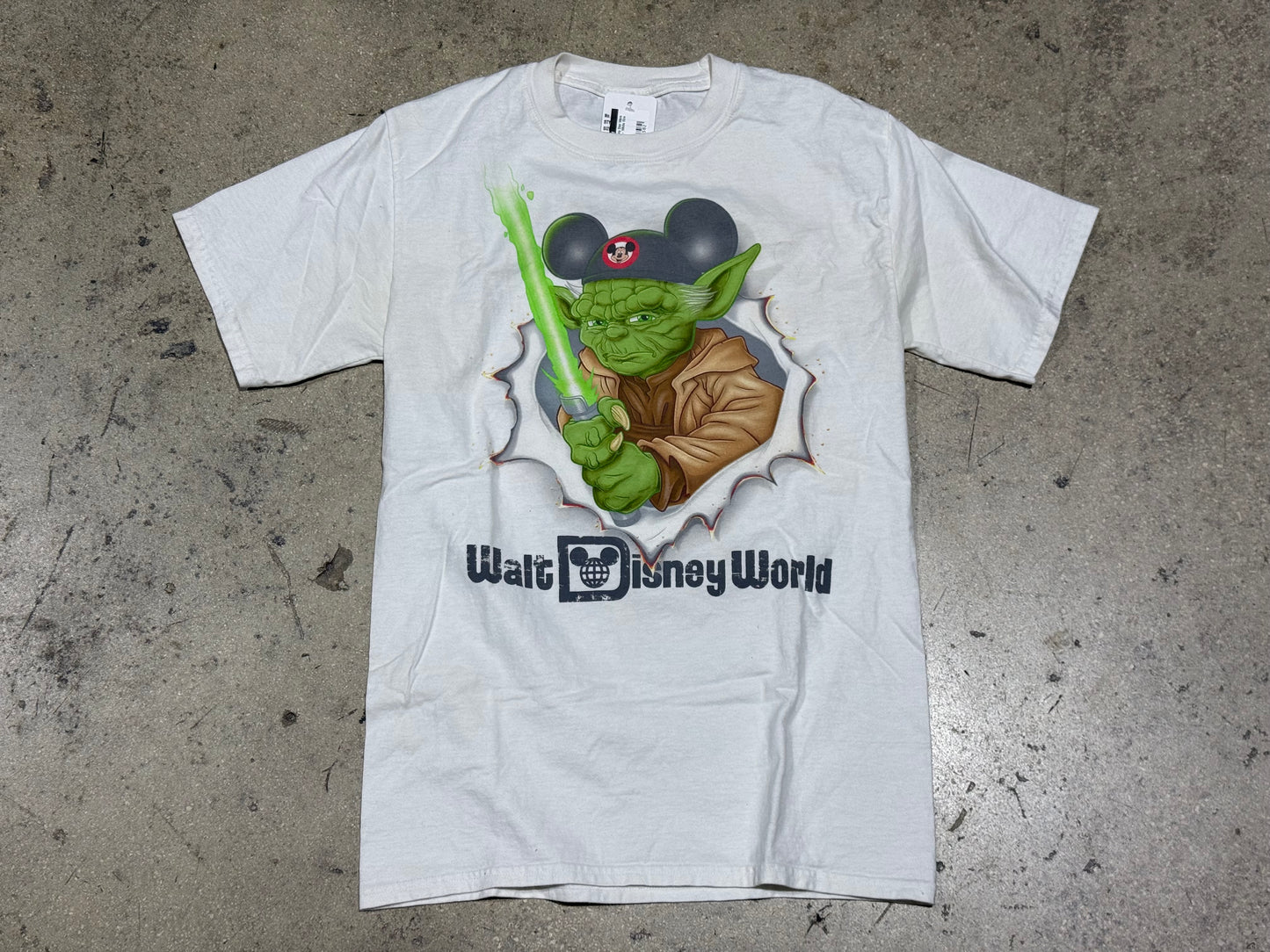 2000s Disney Star Wars Yoda Tee - White Size Small