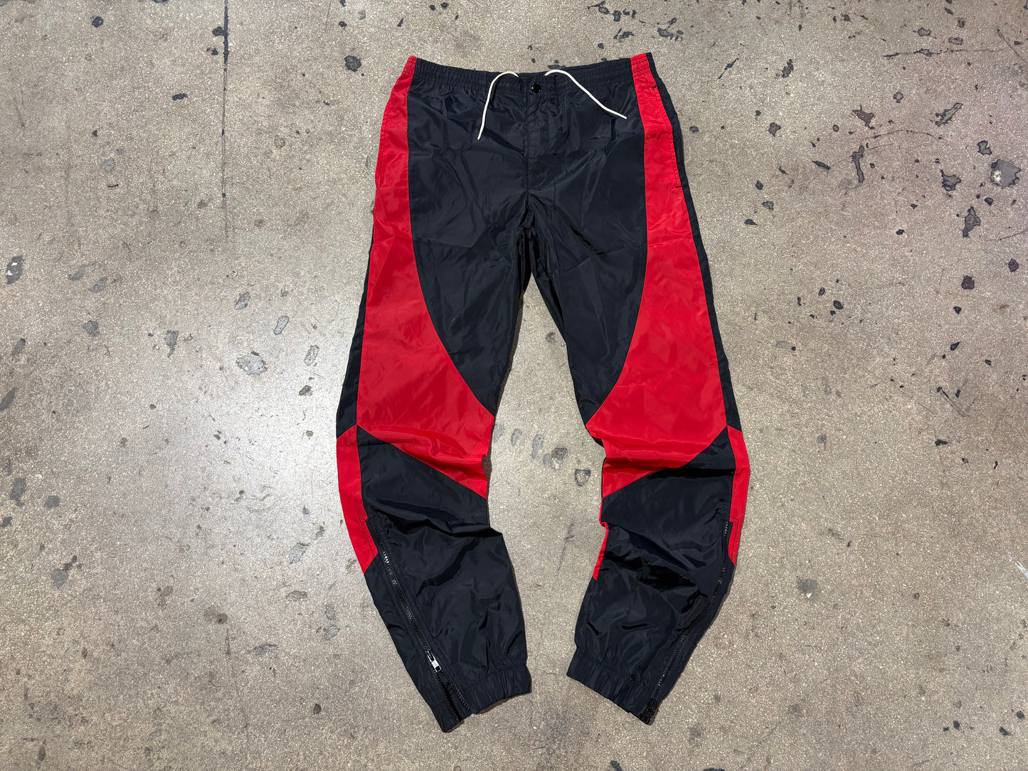 80's Nike Air Jordan 1 Windbreaker Pants - Black/Red Size Small
