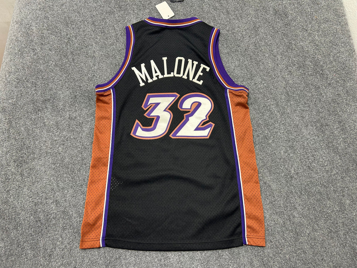 Utah Jazz Karl Malone #32 Basketball Jersey - Black Size Small