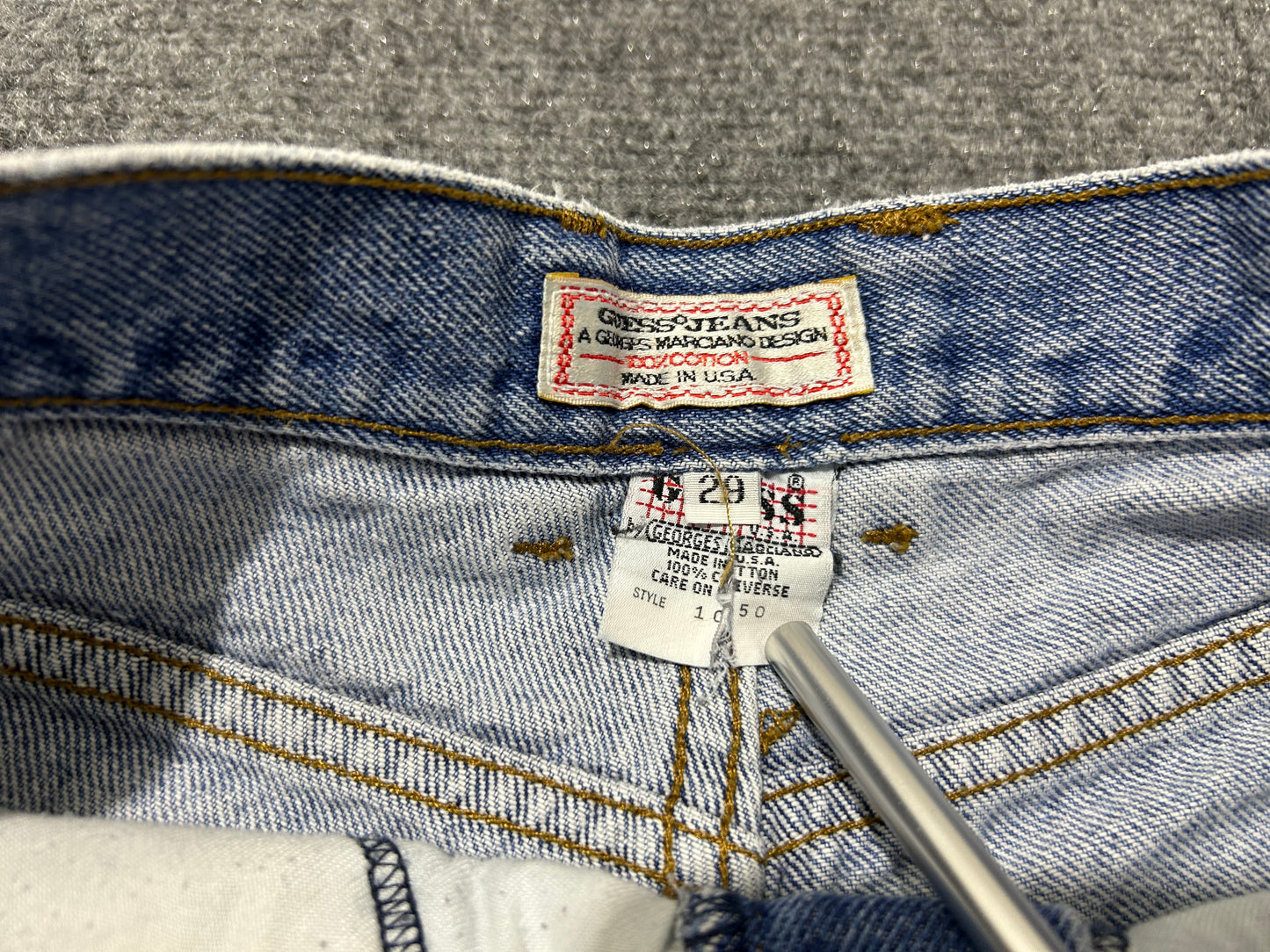 WMNS Guess Distressed Denim Shorts - Blue Size 29