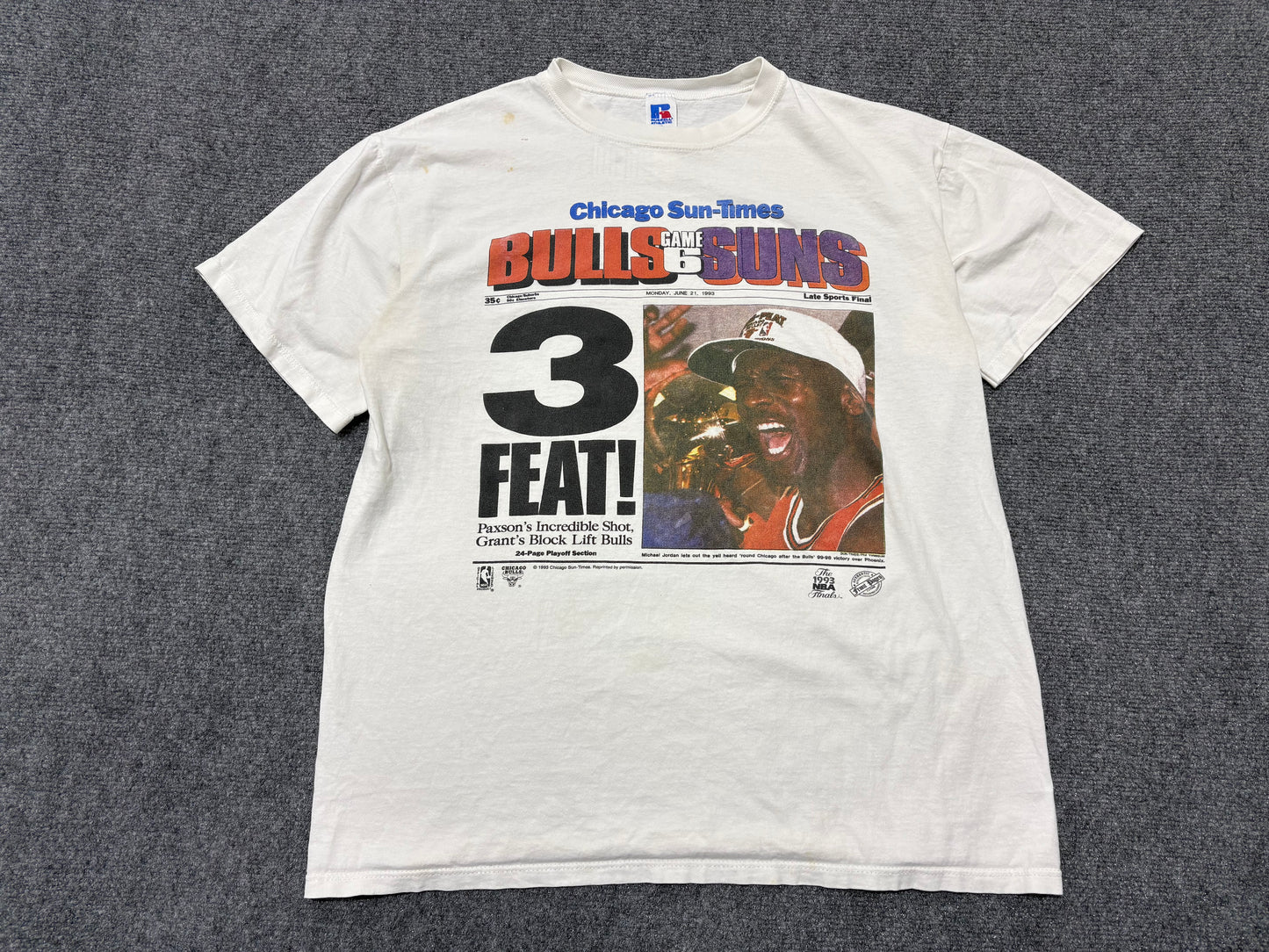 1993 Chicago Bulls "3 Feat" Sun Times Tee - White Size XL