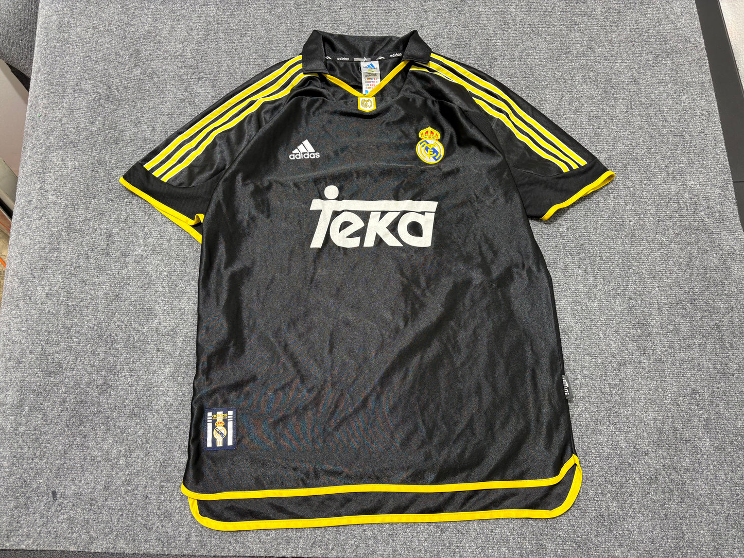 Boot Real Madrid Teka Away Soccer Jersey - Black Size XXL