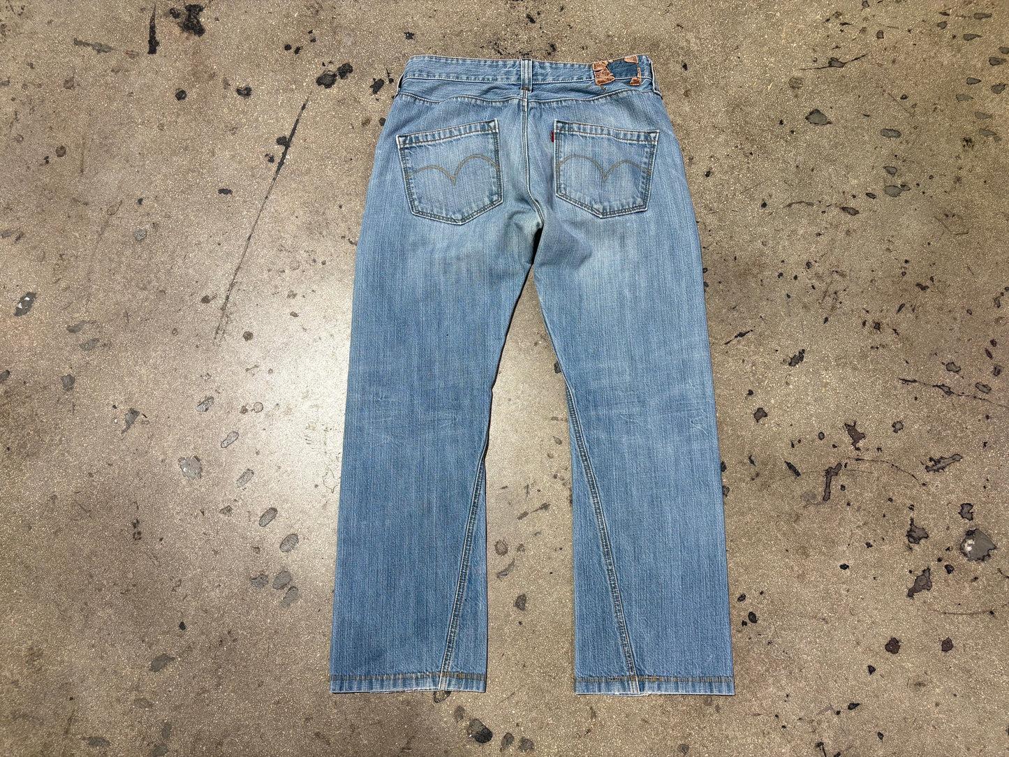 00S Levi's Straight Fit Denim - Light Wash Size 33x29