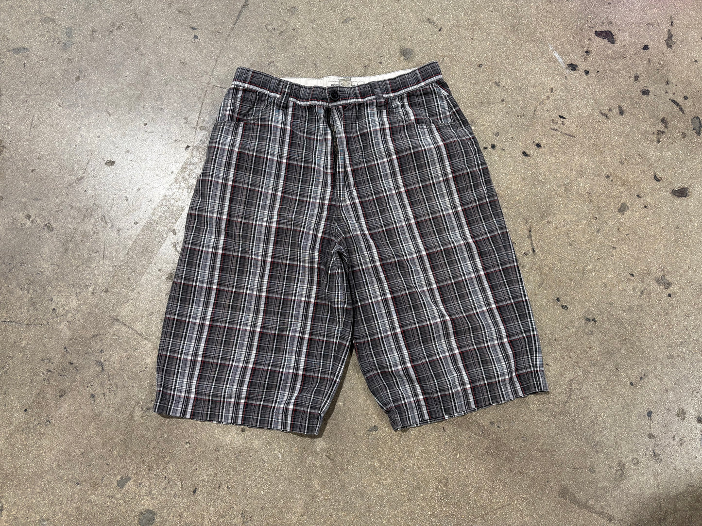 Foot Action Plaid Shorts - Grey / Red Size 32