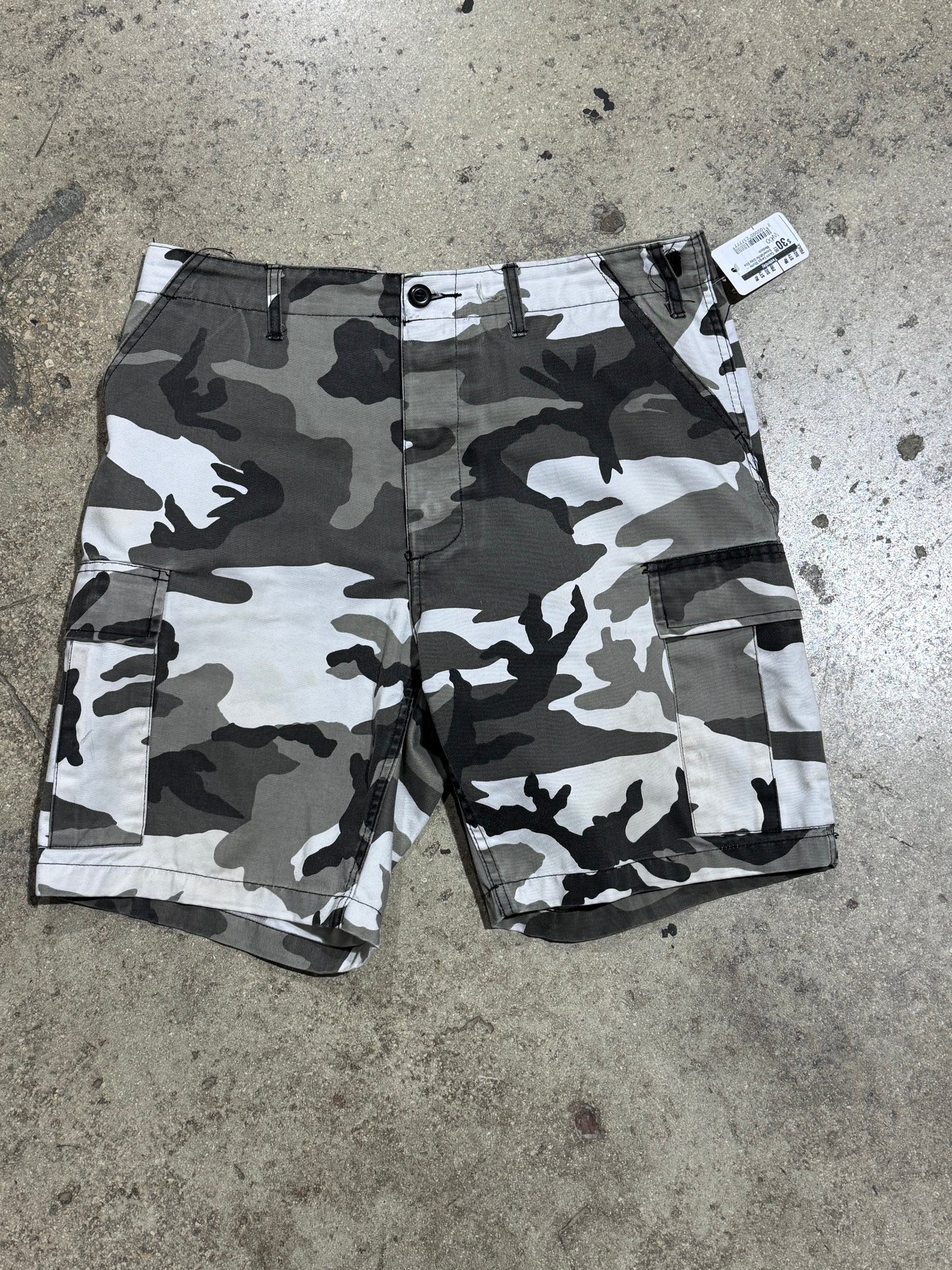 Camo Cargo Shorts - Snow/White Grey Size Medium