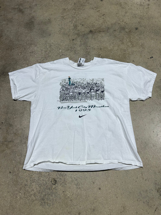1995 Nike NYC Marathon Tee - White Size XXL (27x30.5)
