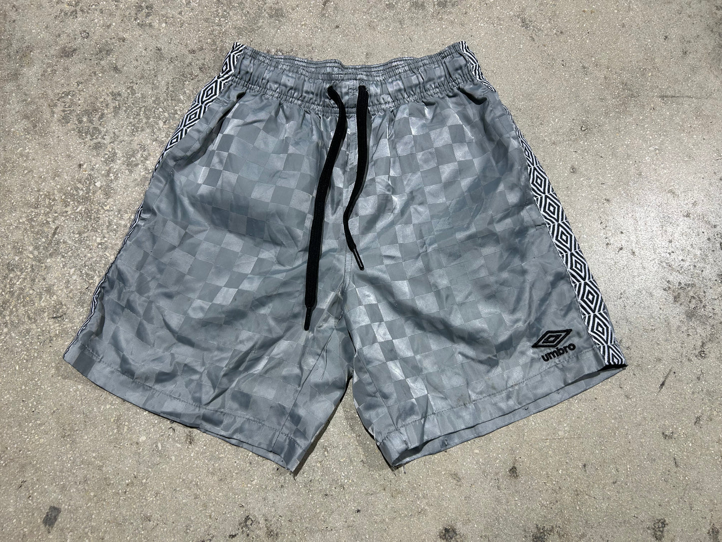 Umbro Soccer Shorts - Gray Size Small(con)