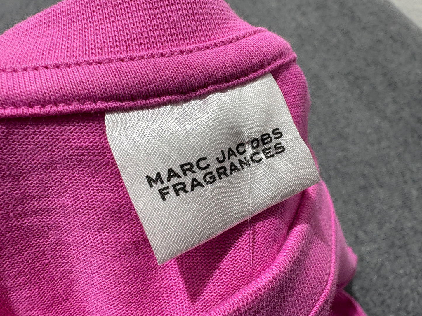 Marc Jacob Fragrances Tee - Pink Size Large