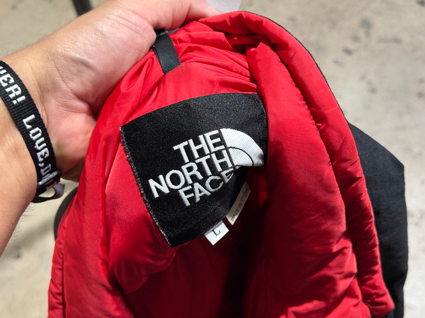 The North Face Puffer Jacket - Black/Red Size Large