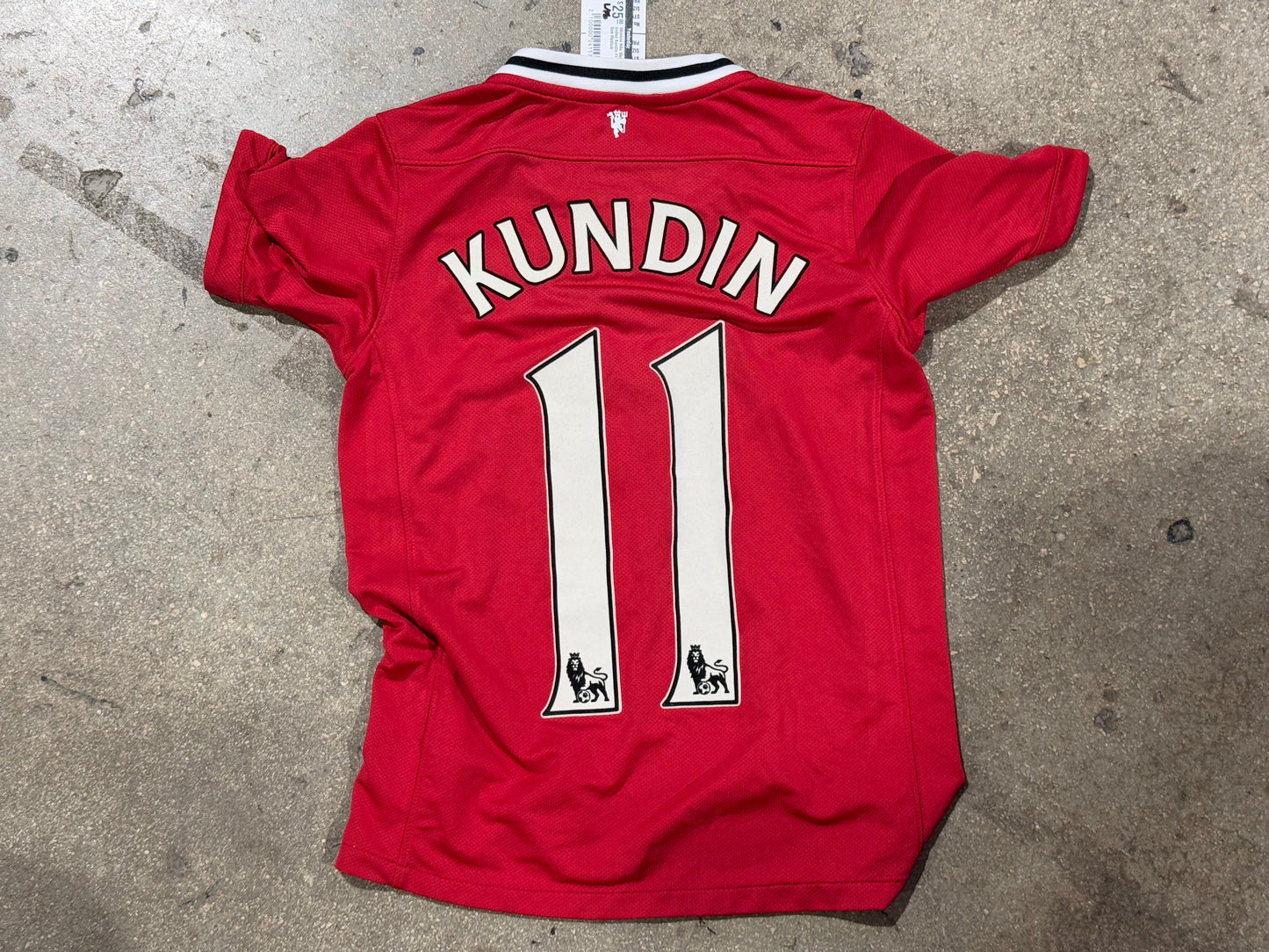 Womens Nike Manchester United Kundin #11 Jersey Size Medium