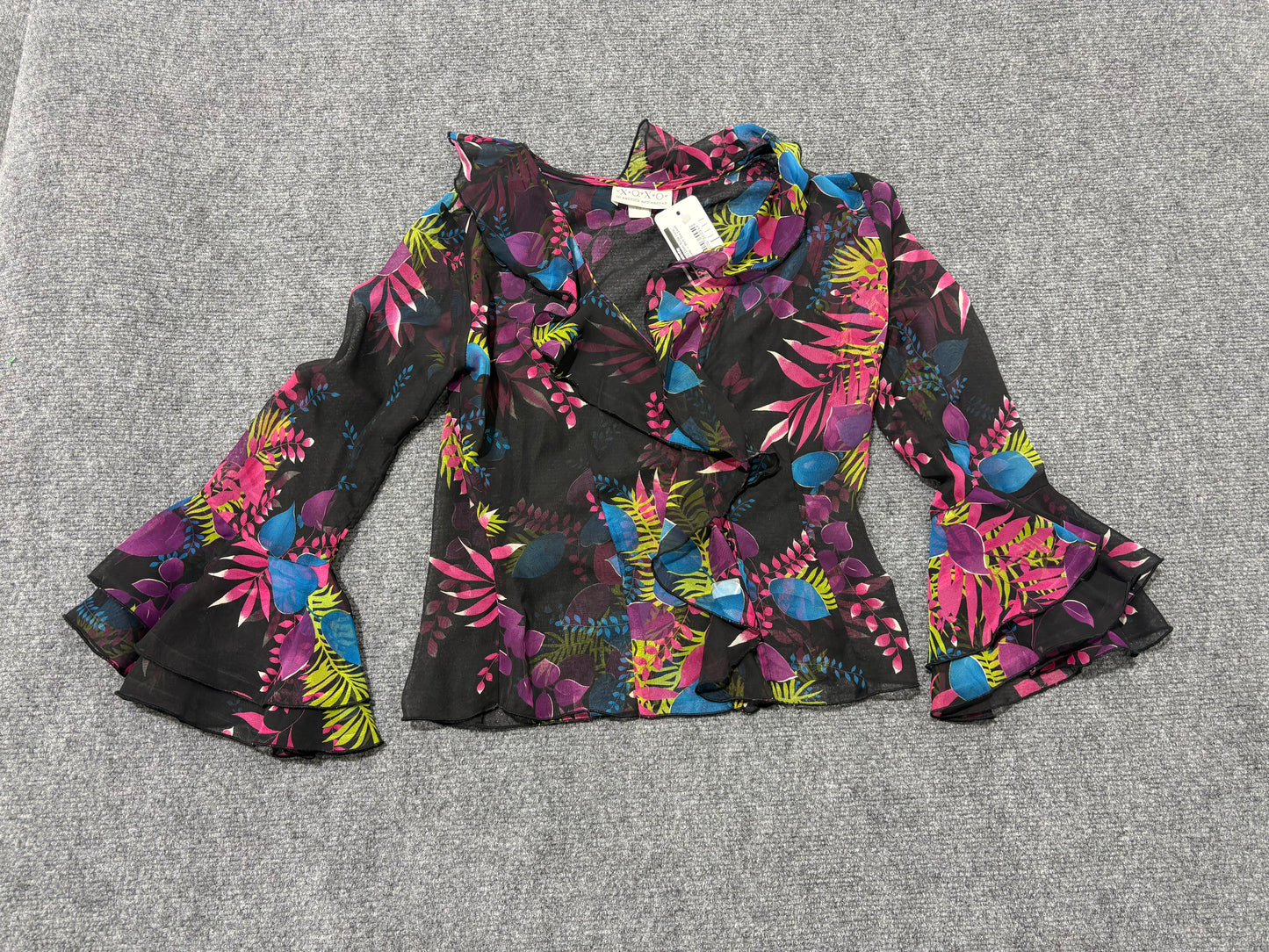 XOXO Bold Rose Print Collard Top - Multi Size Small