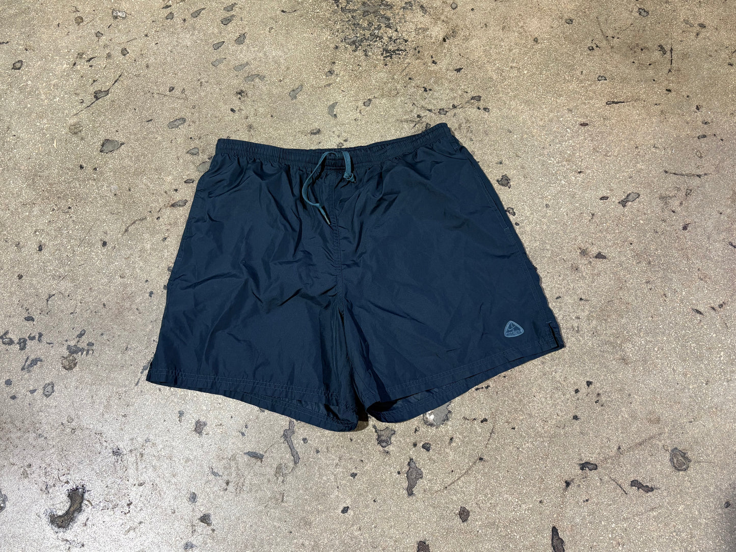 Nike ACG Shorts - Navy Size Large