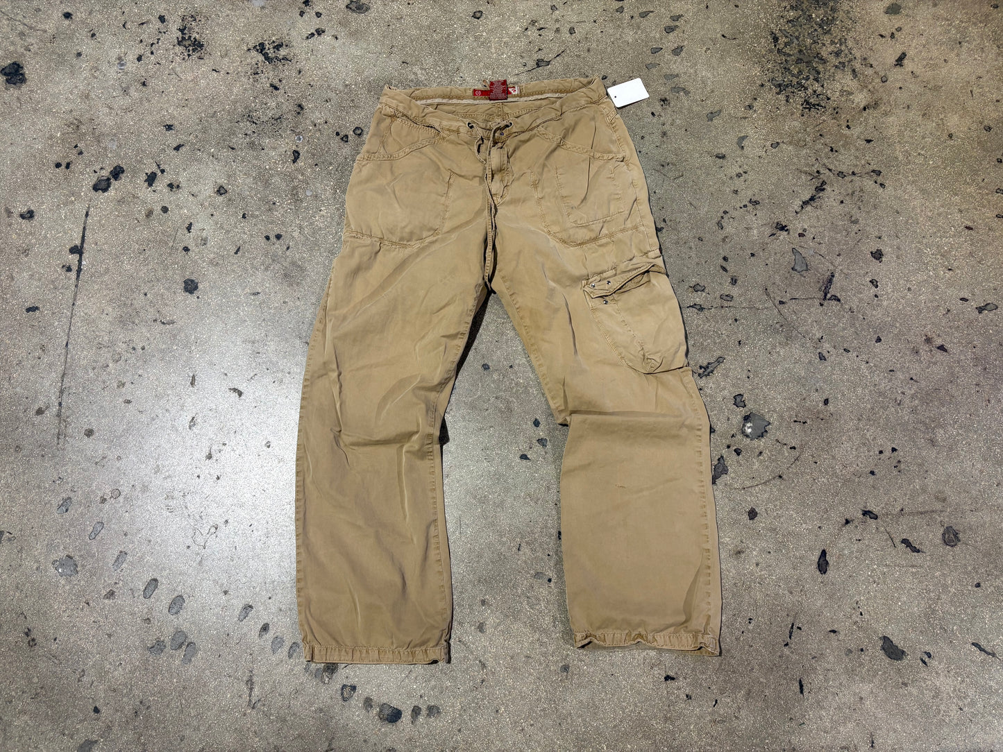 GUESS Cargo Pants - Khaki Size 34x32