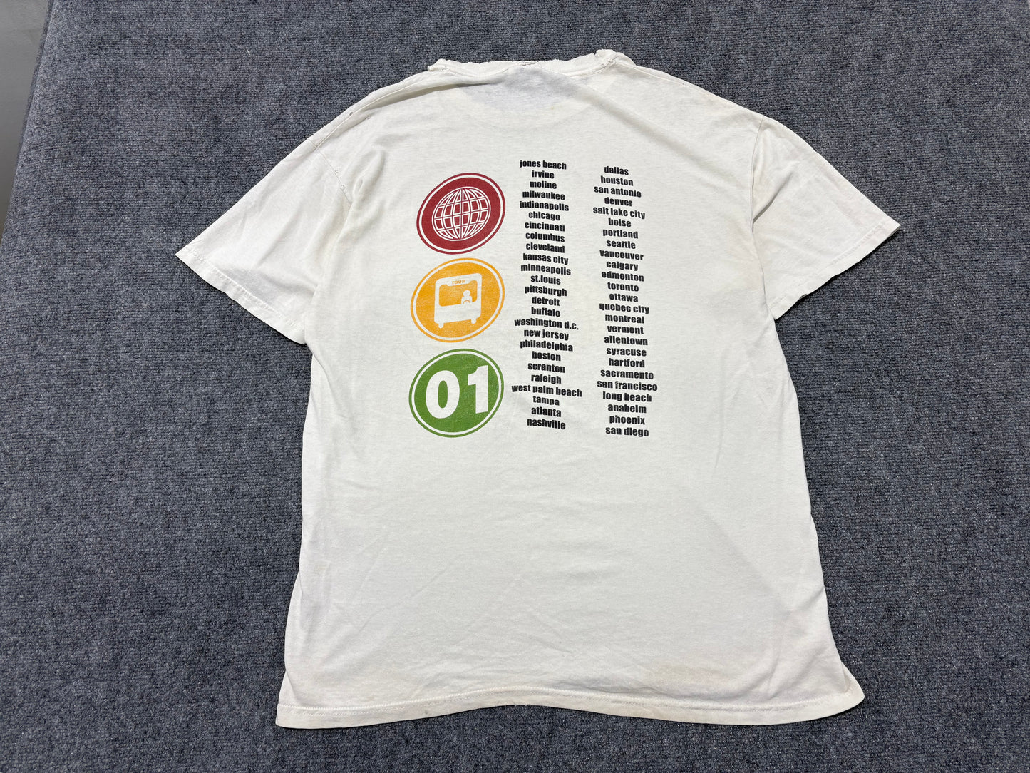 2001 Distressed / Thrashed Blink 182 Tee - White Size Large