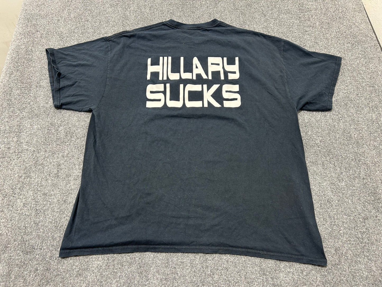Trump & Hillary Sucks Tee - Black Size XXL(con)