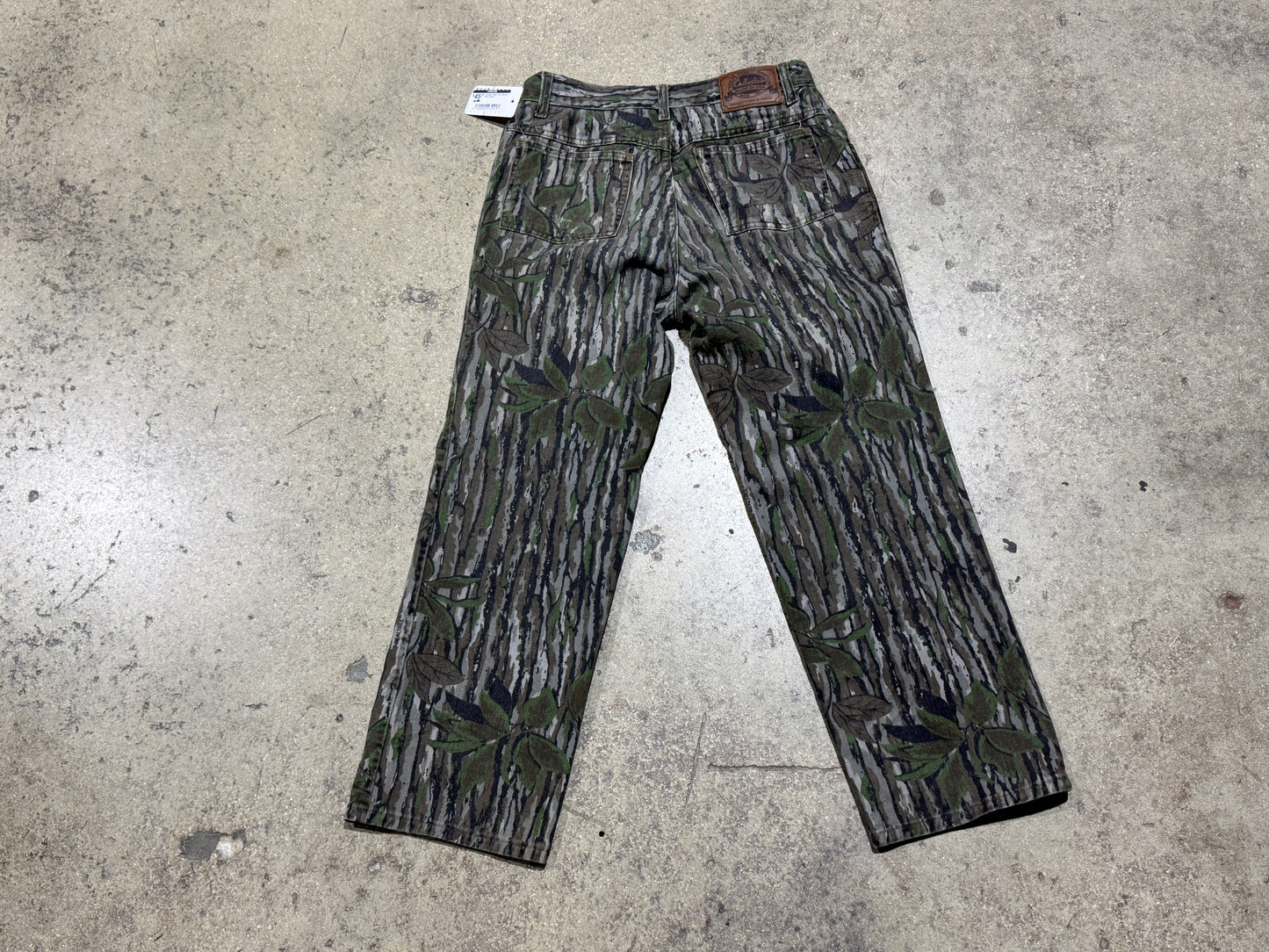 Cabelas Real Tree Denim Size 32x30