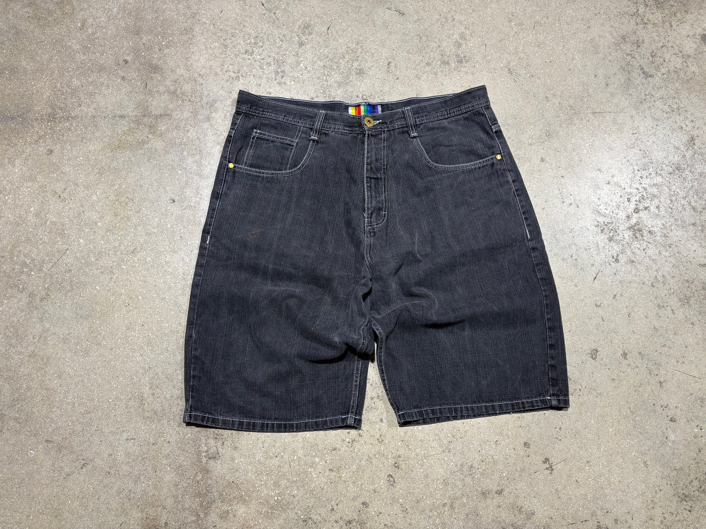 Rainbow Bar Embroidered Bird Denim Shorts - Black Size 40