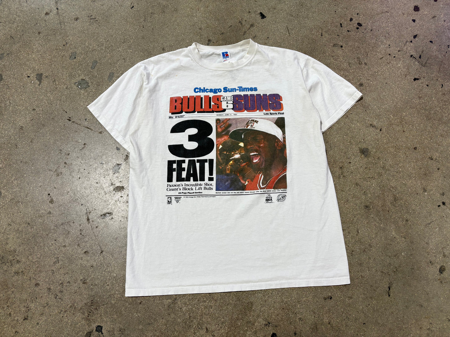1993 Russell Chicago Bulls 3PEAT! Tee - White Size XL