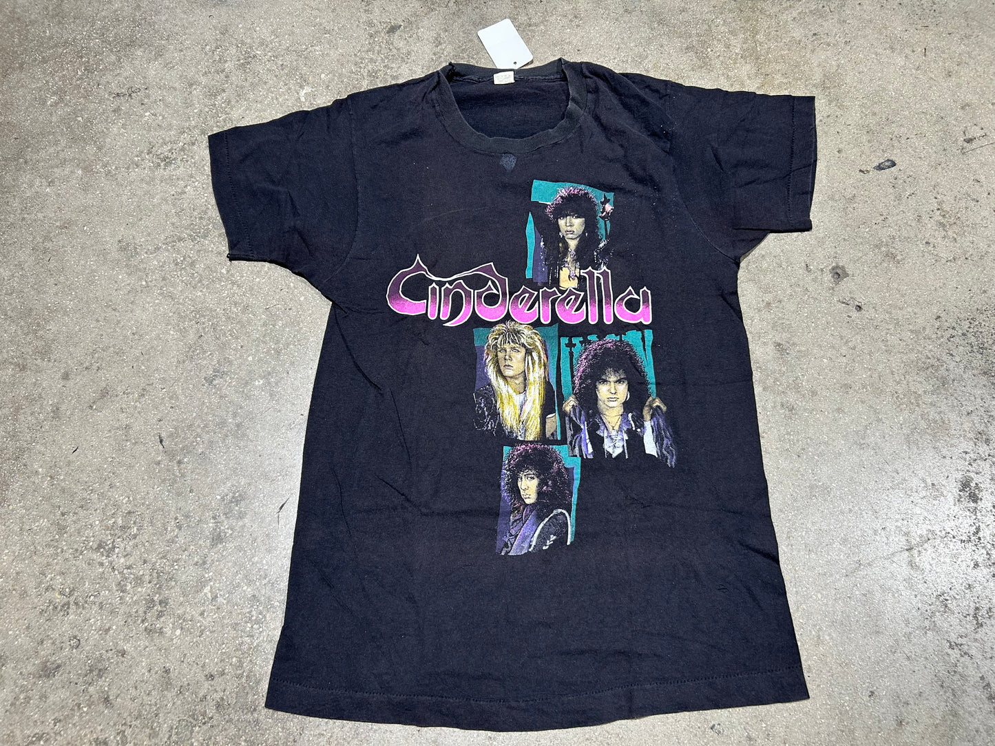 Cinderella Shakes The USA Tour Tee - Black Size Large