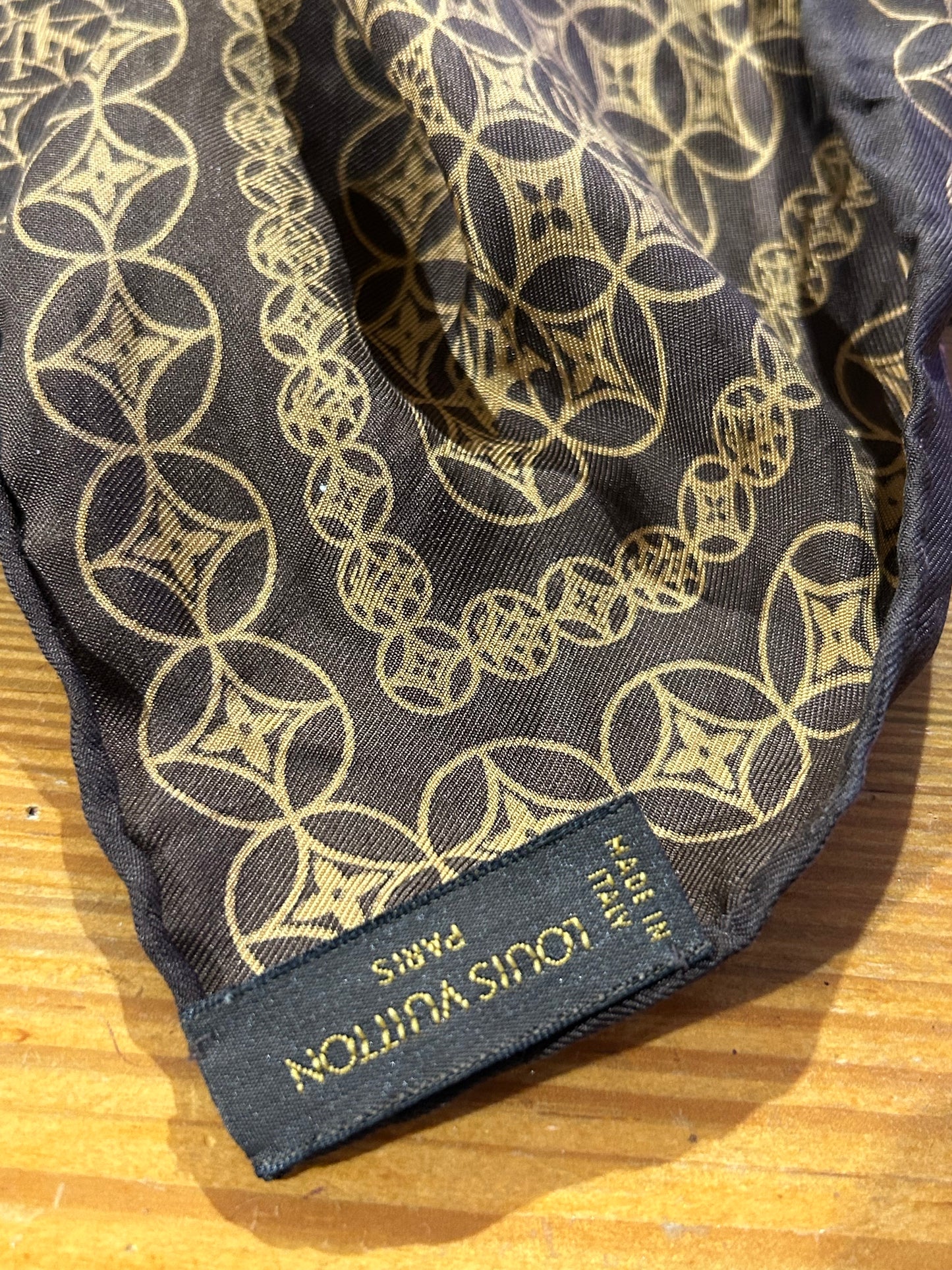 2003 Murakmai x Louis Vuitton Scarf - Brown 25x26 inches
