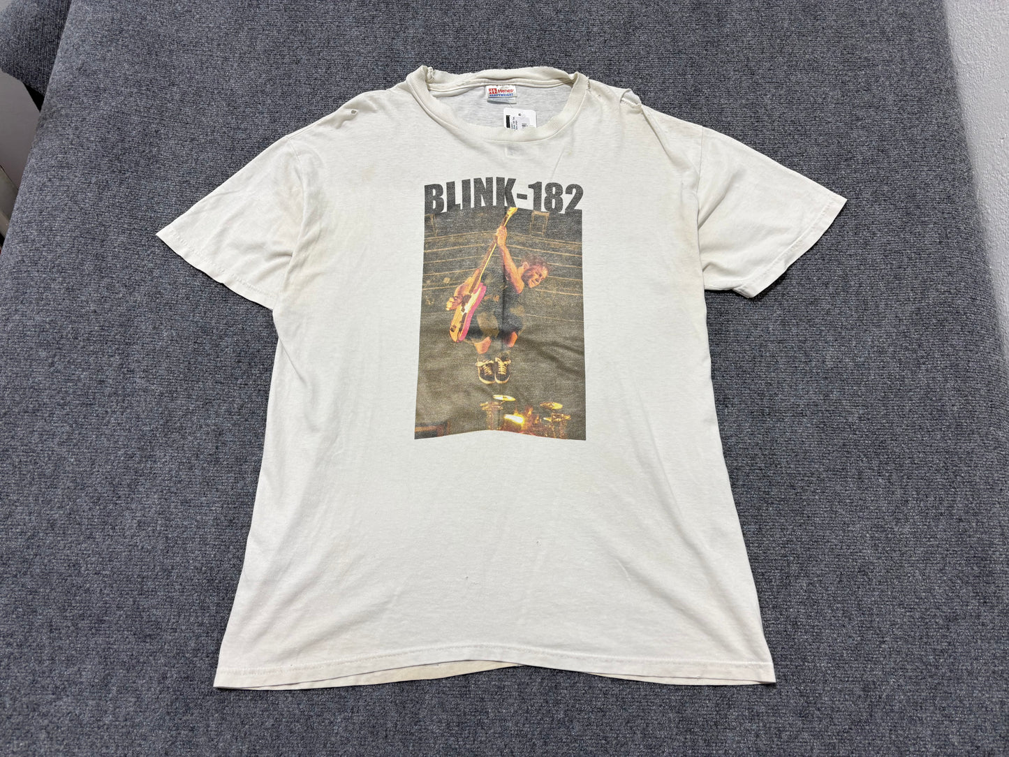 2001 Distressed / Thrashed Blink 182 Tee - White Size Large
