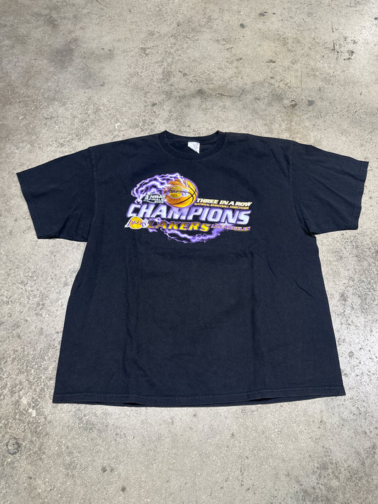 2002 NBA Finals 3 In A Row LA Lakers Tee - Black Size XXL