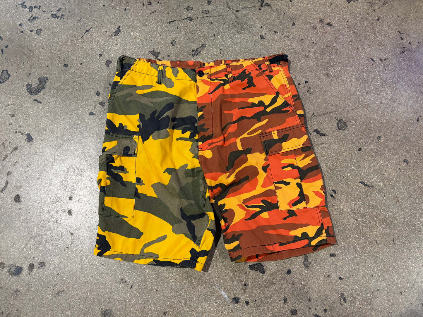 ROTHCO Two Tone Camo Shorts - Green/Orange Size Large