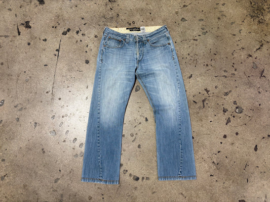 00S Levi's Straight Fit Denim - Light Wash Size 33x29