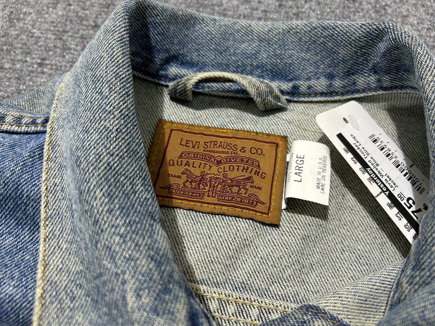 Levis Washed Trucker Jacket - Blue Size Large